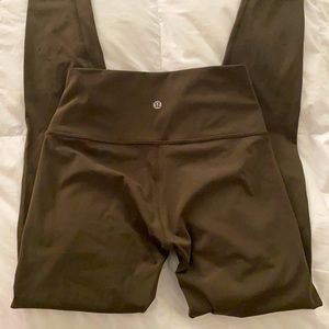 Wunder Under Train 25” legging Size 6